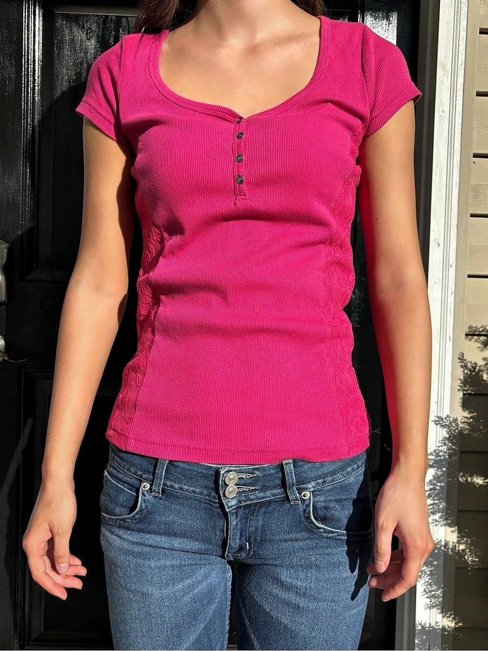 Ariat Short Sleeve Henley in Pink Size Small